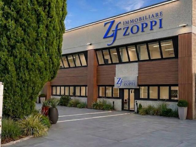 Locale Commerciale in affitto a La Villa, Campi Bisenzio
