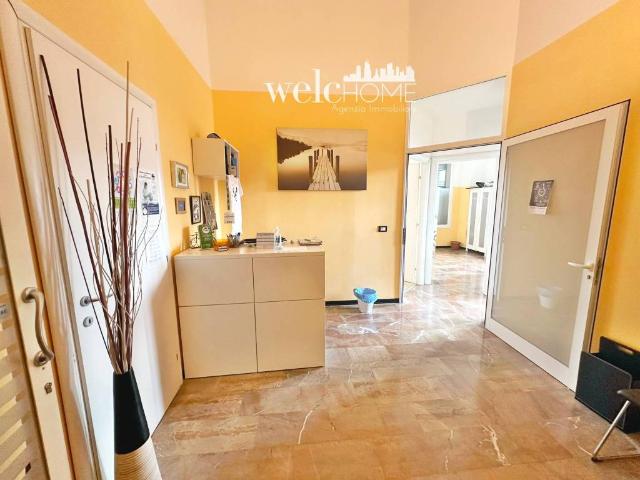 Locale Commerciale in affitto a San Lorenzo, Campi Bisenzio