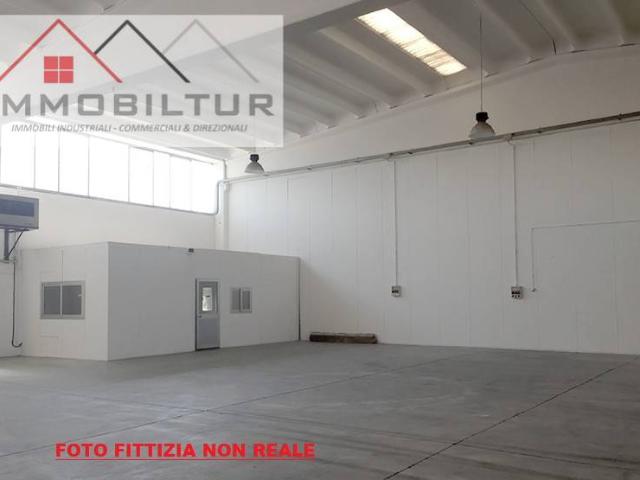 Locale Commerciale in affitto a Santa Maria, Campi Bisenzio