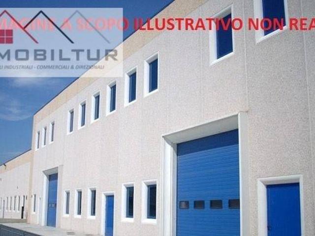 Locale Commerciale in affitto a Campi Bisenzio, Toscana