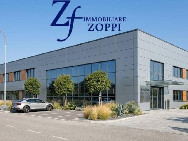 Locale Commerciale in affitto a San Lorenzo, Campi Bisenzio