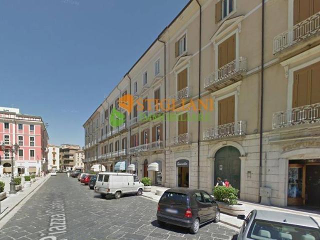 Locale Commerciale in affitto a Campobasso, Molise