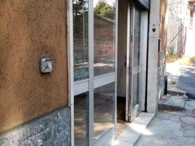 Locale Commerciale in affitto a Campobasso, Molise