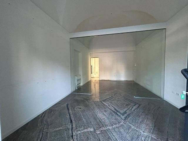Locale Commerciale in affitto a Campobasso, Molise
