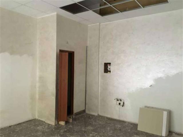Locale Commerciale in affitto a Campobasso, Molise