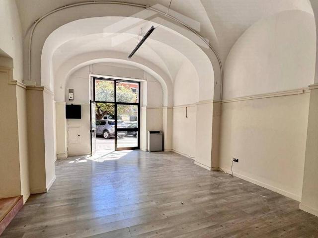 Locale Commerciale in affitto a Campobasso, Molise