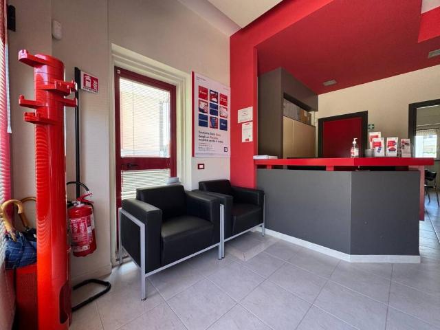 Locale Commerciale in affitto a Campobasso, Molise