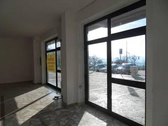 Locale Commerciale in affitto a San Giovanni, Campobasso