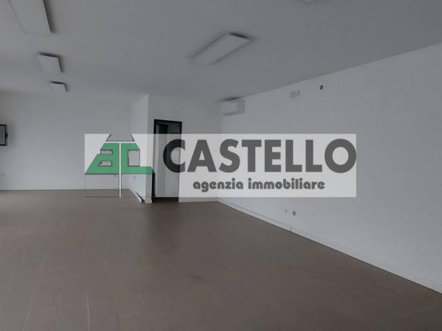 Locale Commerciale in affitto a Campodarsego, Veneto