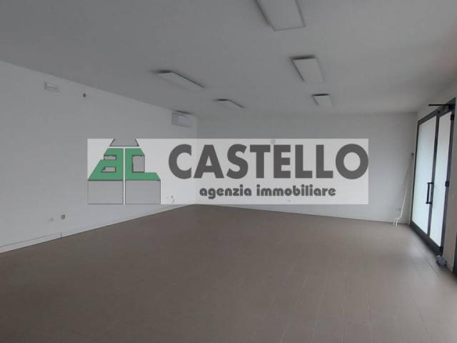 Locale Commerciale in affitto a Campodarsego, Veneto