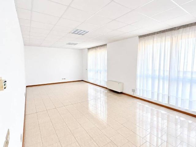 Locale Commerciale in affitto a San Marco, Camposampiero