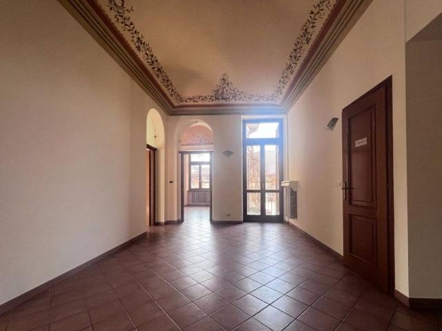 Locale Commerciale in affitto a Piemonte, Cuneo