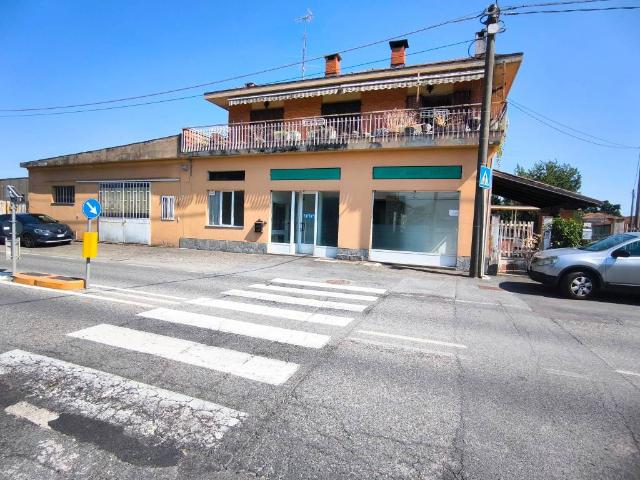 Locale Commerciale in affitto a Piemonte, Biella