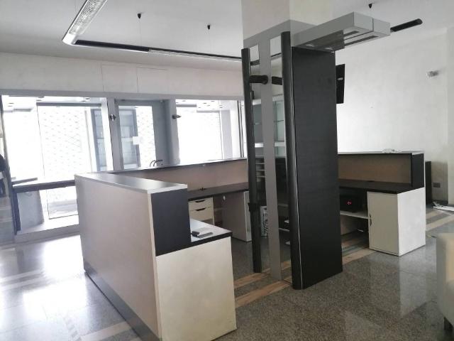 Locale Commerciale in vendita a Canegrate, Lombardia