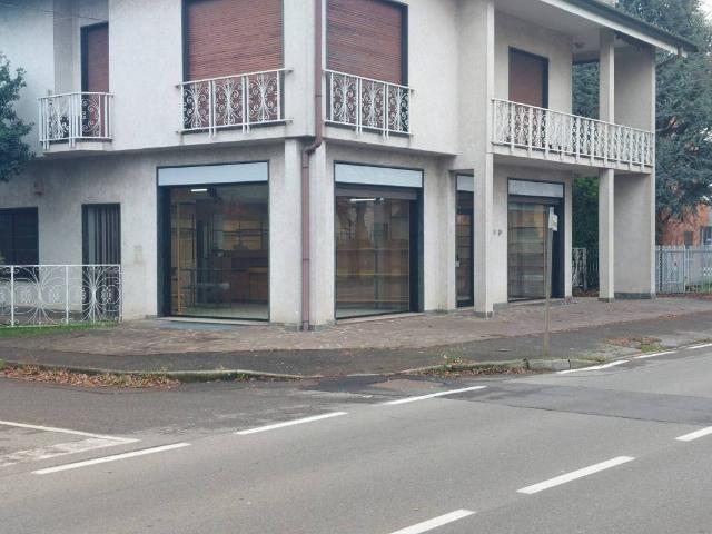 Locale Commerciale in affitto a Valverde, Canegrate
