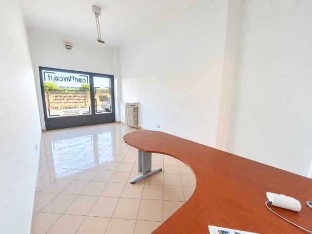 Locale Commerciale in affitto a Piemonte, Asti
