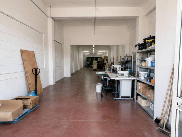 Locale Commerciale in affitto a Canicattì E Borgalino, Sicilia