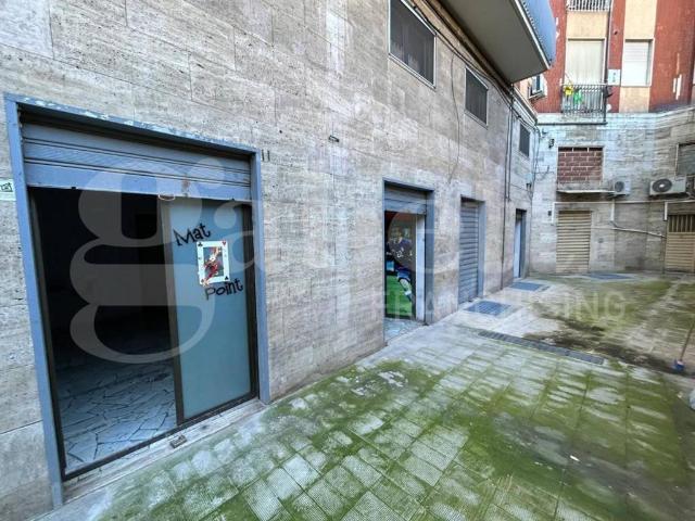Locale Commerciale in affitto a Puglia, Barletta-andria-trani