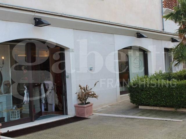 Locale Commerciale in affitto a Puglia, Barletta-andria-trani