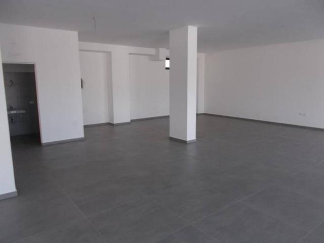Locale Commerciale in affitto a Caorso, Reggio Emilia