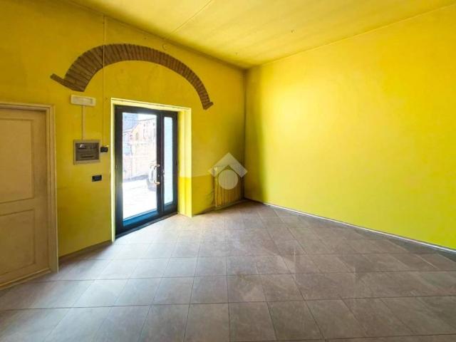Locale Commerciale in affitto a Caorso, Reggio Emilia