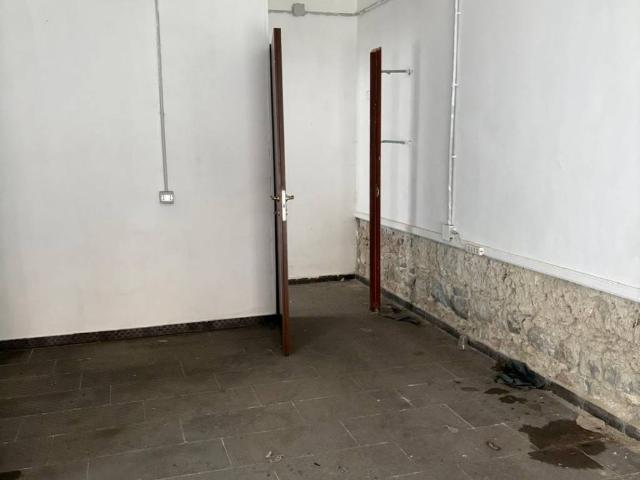 Locale Commerciale in affitto a Capaccio, Campania