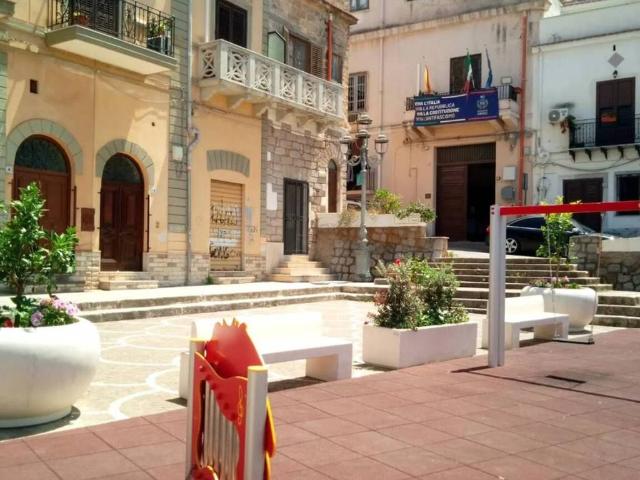 Locale Commerciale in affitto a Capaci, Sicilia