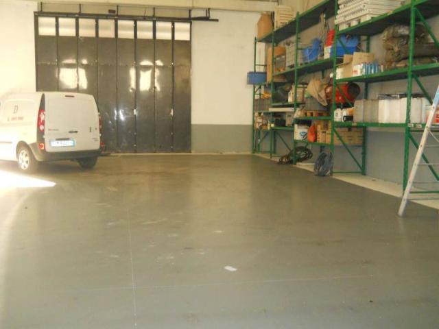 Locale Commerciale in affitto a Capannori, Toscana