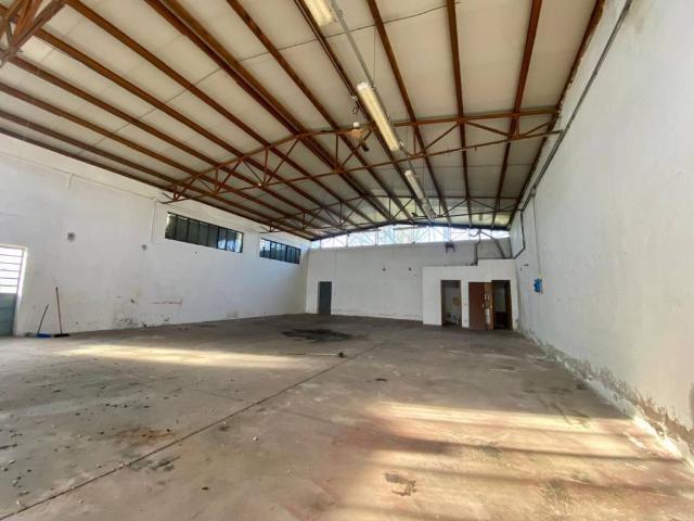 Locale Commerciale in affitto a Zone, Capannori