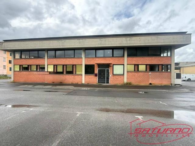 Locale Commerciale in affitto a San Quirico, Capannori