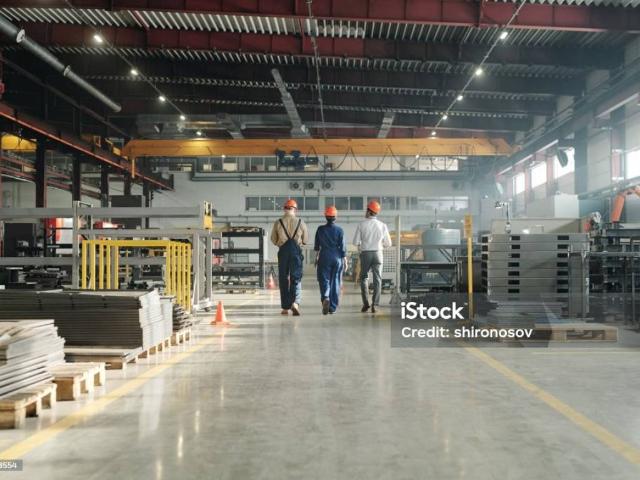 Locale Commerciale in affitto a Zone, Capannori