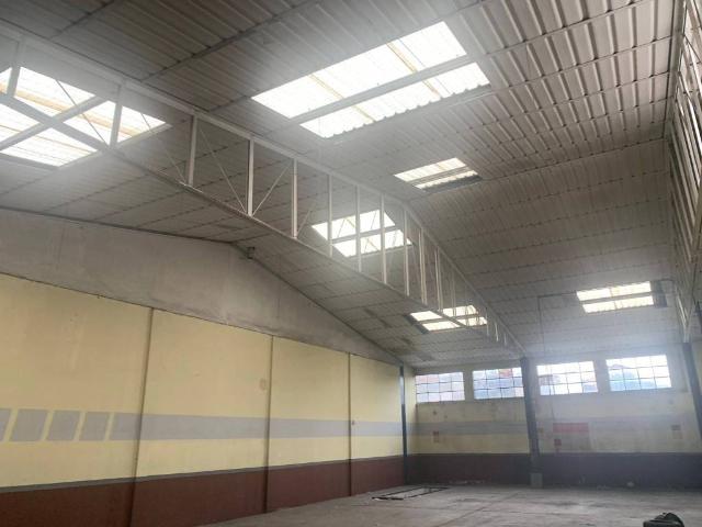 Locale Commerciale in affitto a Capannori, Lucca