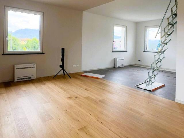 Locale Commerciale in affitto a Capannori, Lucca