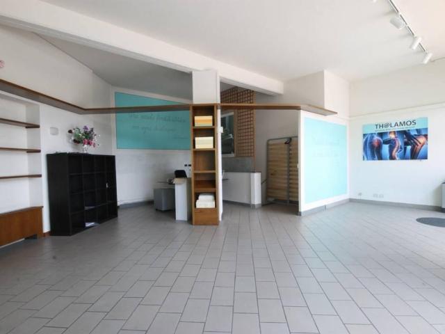 Locale Commerciale in affitto a Capannori, Toscana