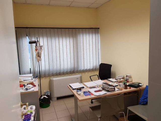 Locale Commerciale in affitto a Capannori, Toscana