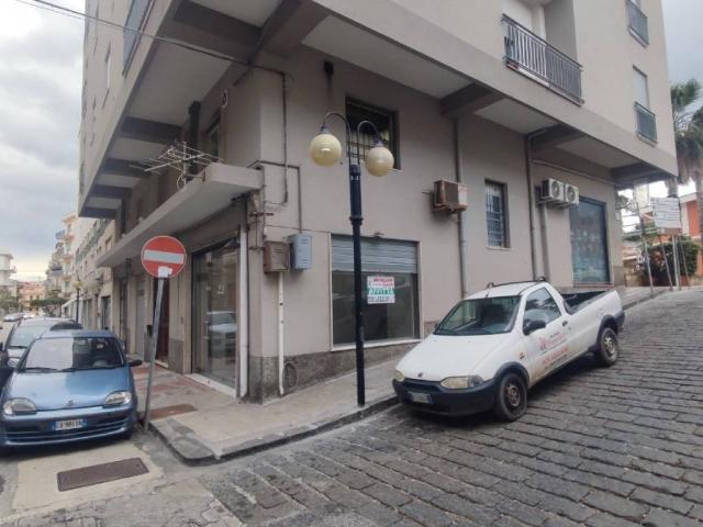 Locale Commerciale in affitto a San Martino, Capo D'orlando