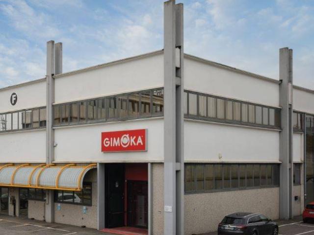Locale Commerciale in affitto a Agrate Brianza, Lombardia