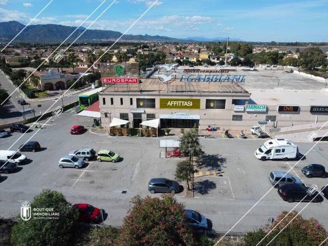 Locale Commerciale in affitto a Residenza del Sole, Capoterra