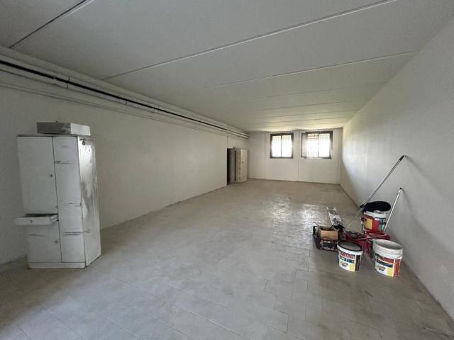 Locale Commerciale in affitto a Unione dei Comuni Circondario dell'Empolese Valdelsa, Capraia