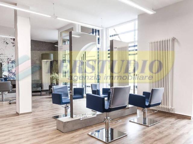 Locale Commerciale in affitto a Capriate San Gervasio, Lombardia