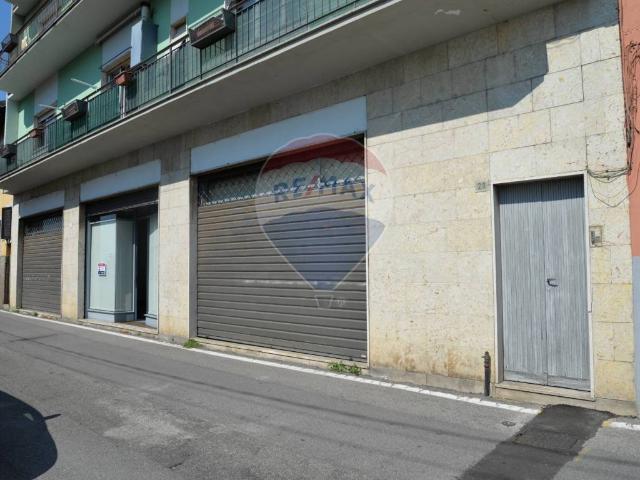 Locale Commerciale in affitto a Capriate, Capriate San Gervasio