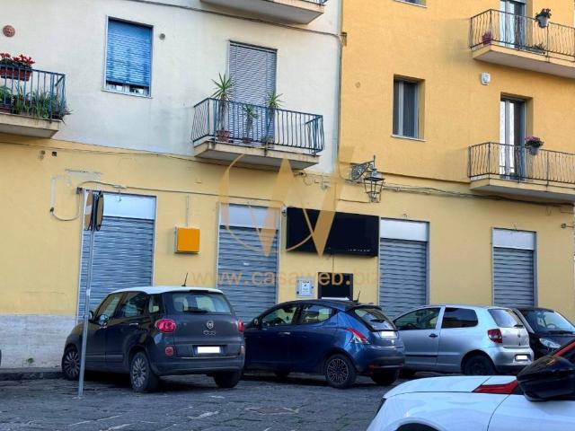 Locale Commerciale in affitto a Capua, Campania