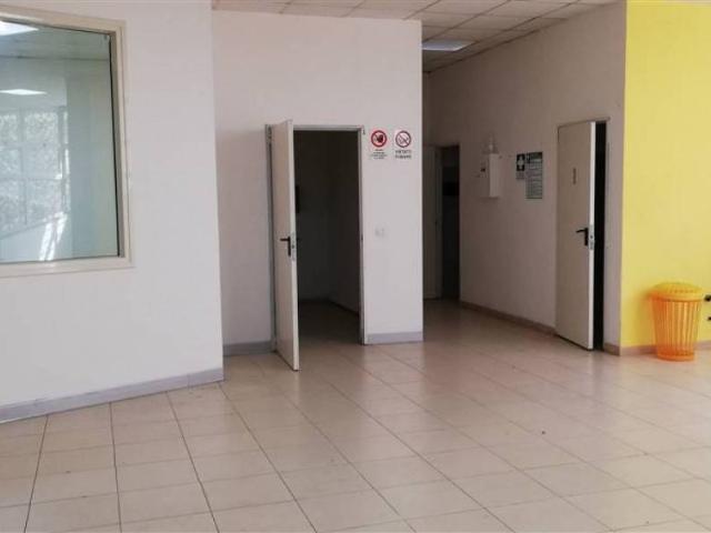 Locale Commerciale in affitto a Risorgimento, Capua