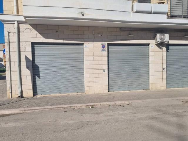 Locale Commerciale in affitto a Puglia, Foggia