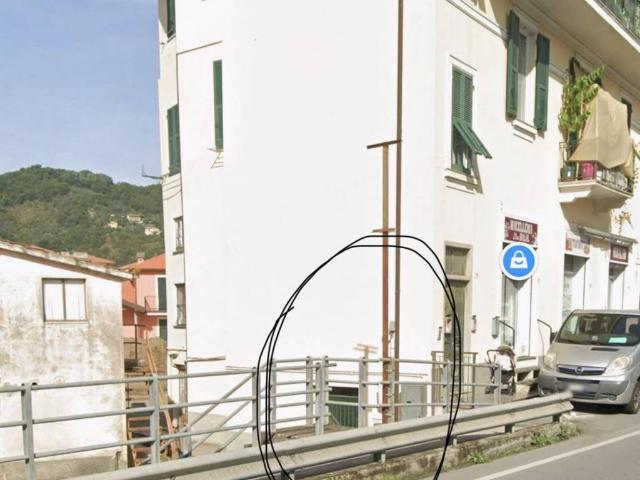 Locale Commerciale in affitto a Carasco, Liguria