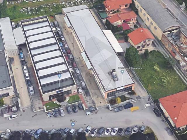 Locale Commerciale in affitto a Cuoricino, Cardano Al Campo