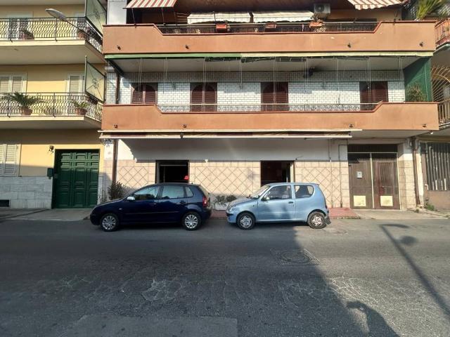 Locale Commerciale in affitto a Località Case Sparse, Cardito