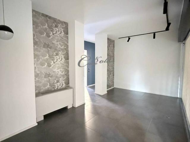 Locale Commerciale in affitto a Carimate, Lombardia