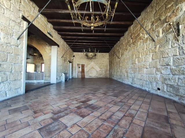 Locale Commerciale in affitto a Carini, Sicilia
