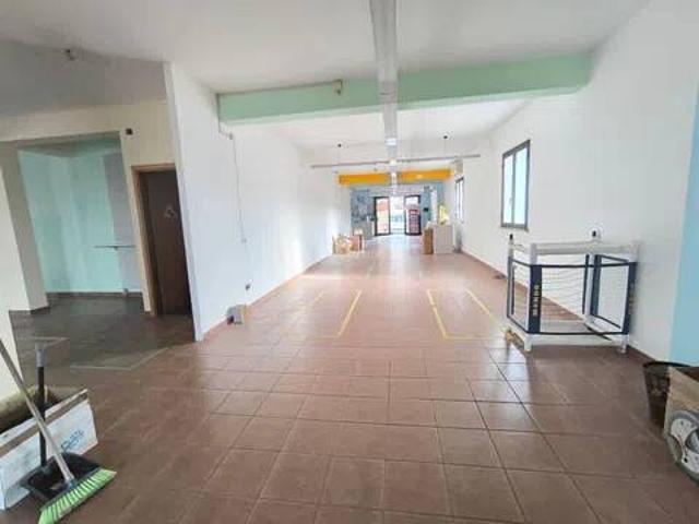 Locale Commerciale in affitto a Carini, Sicilia